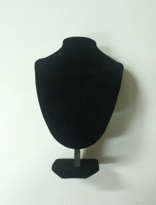 Busto expositor joyas terciopelo negro