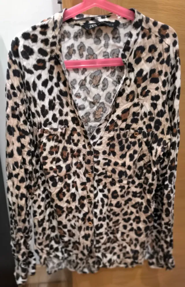 Blusa Zara con stampa animalier