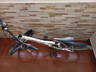 Bicicleta Orbea 24 blanca y rosa