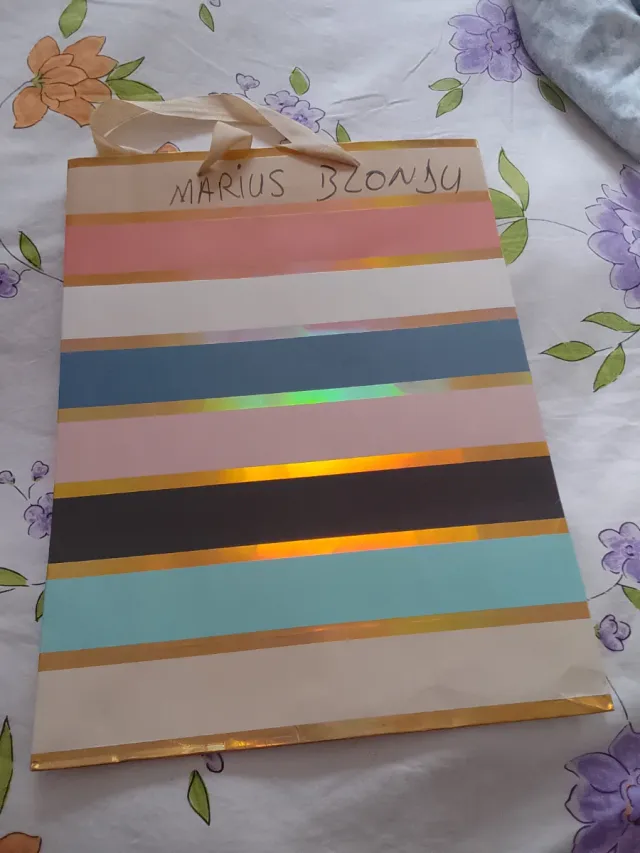Bolsa de regalo con rayas