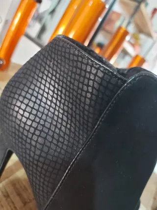 2 pares botines Pull&Bear y Blanco T.36