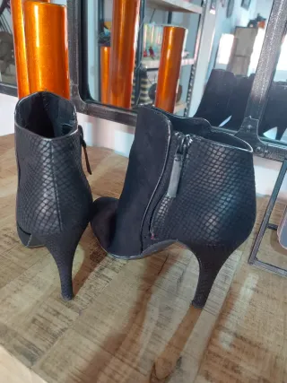 2 pares botines Pull&Bear y Blanco T.36