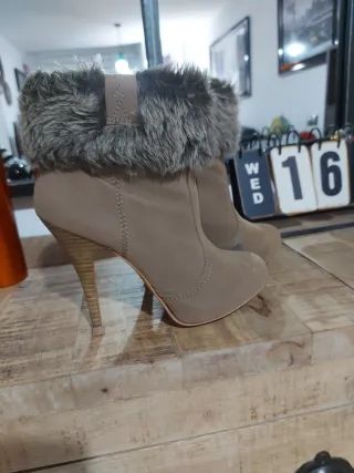 2 pares botines Pull&Bear y Blanco T.36