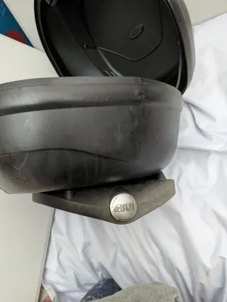 Baúl Givi para moto