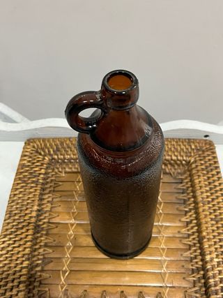 Jarrón decorativo ámbar con asa