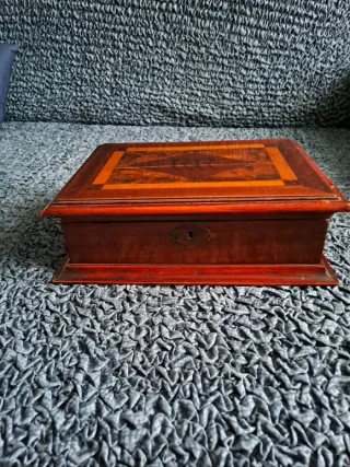 Scatola portagioie legno intarsiato inizio '900