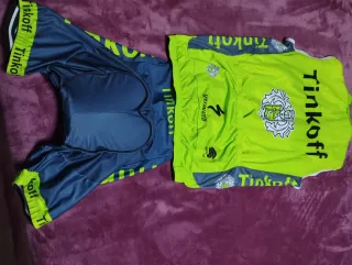 Maillot y culote ciclismo verano Tinkoff