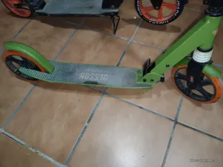 Patinete con Ruedas Grandes y Suspensión