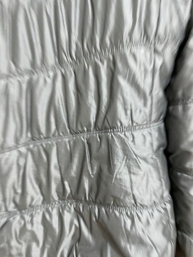 Chaquetón plateado muy abrigado