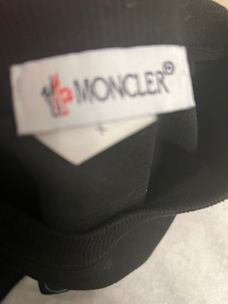 Sudadera Moncler Negra Logo Azul