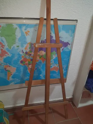 Caballete de madera para pintar