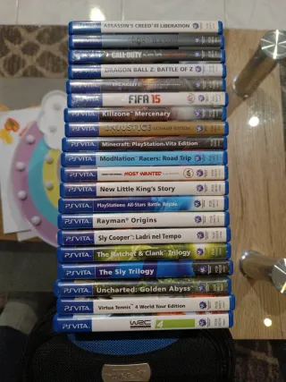 Lotto 20 Giochi PS Vita