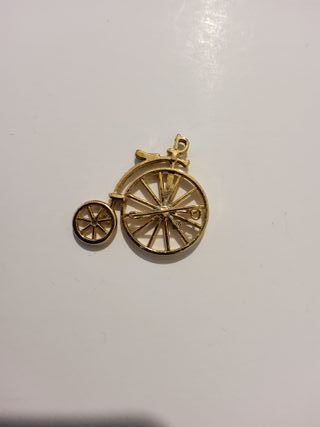 Spilla bicicletta d'epoca dorata