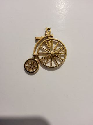Spilla bicicletta d'epoca dorata