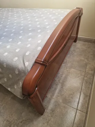 Somier con cabecero + colchón de regalo