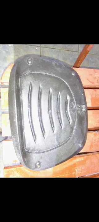 Baúl Moto Grande Extraíble Buen Estado con 2 llave