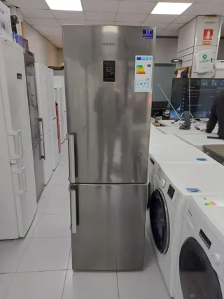 Nevera Samsung inox oscuro 185,cm con garantía