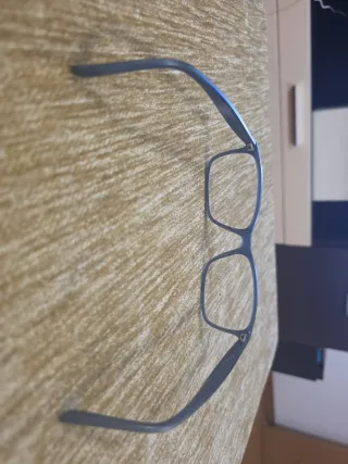 Gafas de vista grises