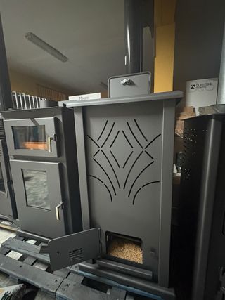 Estufas Pellet Hueso con Puerta Cristal y Horno