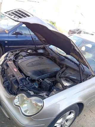 Mercedes-Benz Clase C 2004