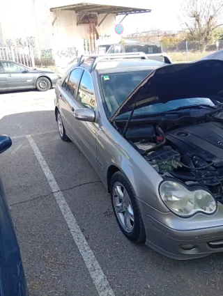 Mercedes-Benz Clase C 2004