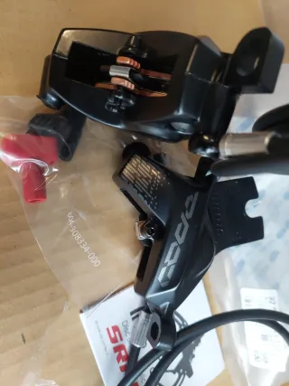 PAREJA DE FRENOS BICI SRAM CODE R 4 PISTONES