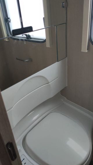 Caravana Adria Adora 573pt 6 plazas como nueva