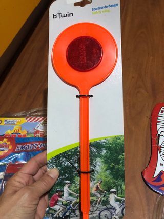 Lotto 4 giocattoli: Sam, auto, freccette, catarifr