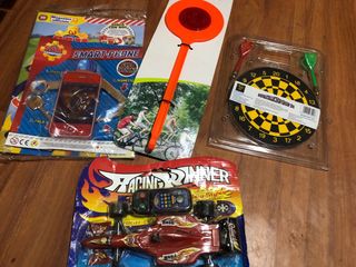Lotto 4 giocattoli: Sam, auto, freccette, catarifr