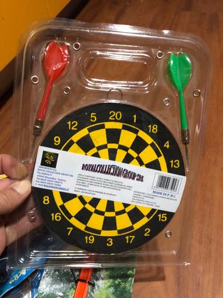 Lotto 4 giocattoli: Sam, auto, freccette, catarifr