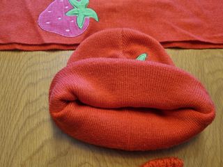 Conjunto infantil gorro, bufanda y guantes fresa