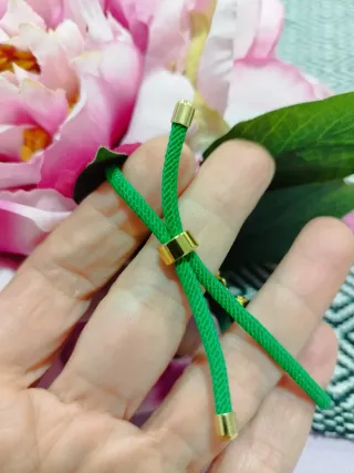 Braccialetto con su Coccu nero e cordino verde