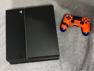 PS4 500GB + Mando Naranja