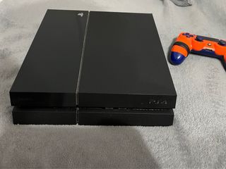 PS4 500GB + Mando Naranja