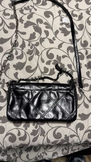 Bolso Bimba y Lola Negro de piel, usado una vez.