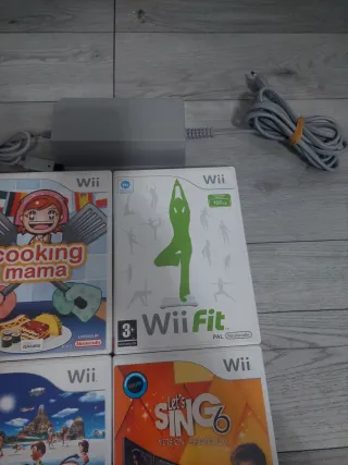 Nintendo Wii Mini Roja + Juegos