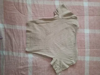 Camiseta Zara manga corta fruncida