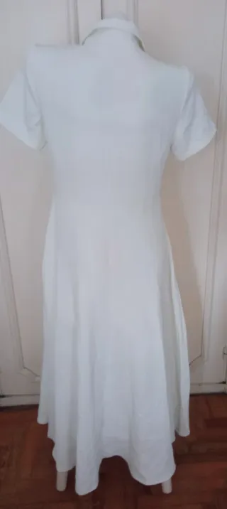 Vestido blanco con flores 3D