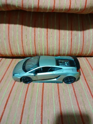 Lamborghini Gallardo Superleggera escala 1.18