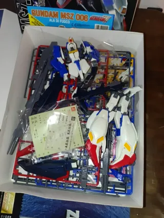 Bandai Gundam MSZ-006 Ala Fuoco Robot Japan kit