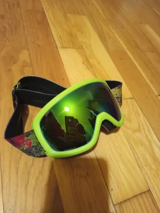 Gafas de esquí sin usar .