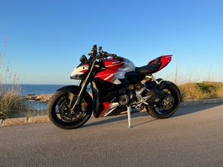 Ducati Streetfighter V2