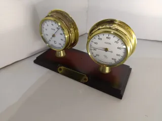 Antiguo Termómetro e Higrómetro de Sobremesa.