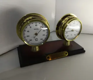 Antiguo Termómetro e Higrómetro de Sobremesa.