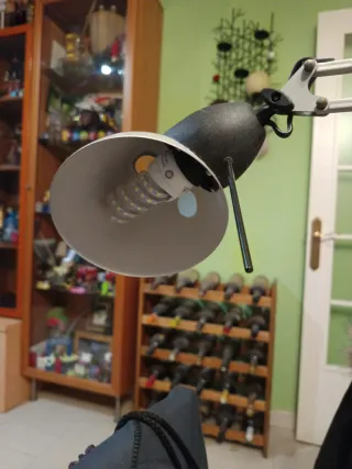 Lámpara de escritorio metálica ajustable