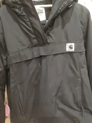 Chaqueta Carhartt Negra con Capucha