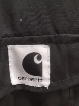 Chaqueta Carhartt Negra con Capucha