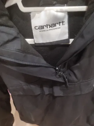 Chaqueta Carhartt Negra con Capucha