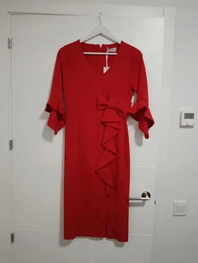 Vestido rojo fiesta manga acampanada