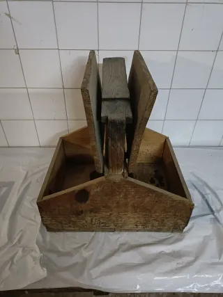 Antiguo Limpiabotas de Madera